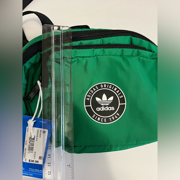 Adidas oval shaped belt bag Fannie pack - Picture 3 of 6